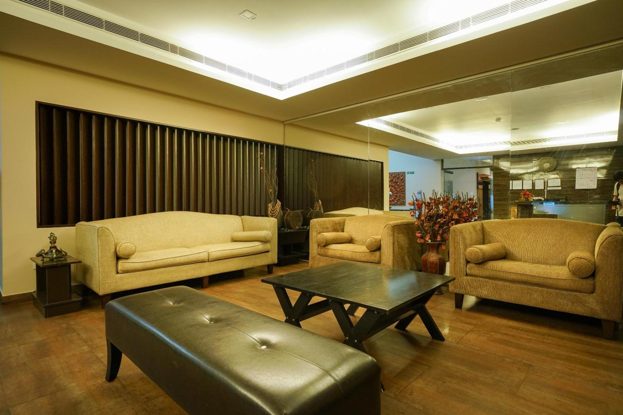แคปิตัล โอ 15754 มุกกันนัวร์ ทัวริสต์โฮม Hotel อันกามาลี ภายนอก รูปภาพ