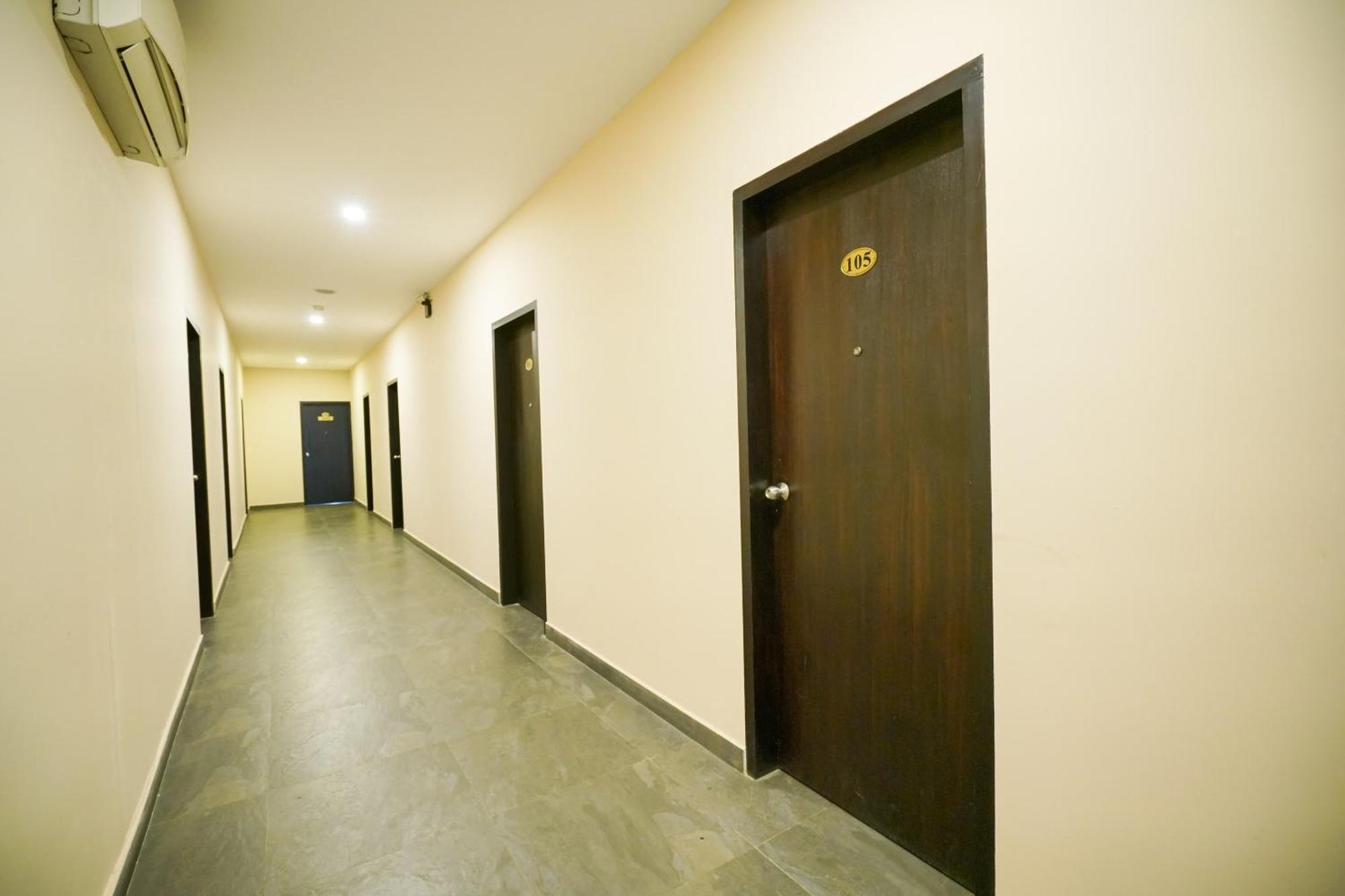 แคปิตัล โอ 15754 มุกกันนัวร์ ทัวริสต์โฮม Hotel อันกามาลี ภายนอก รูปภาพ